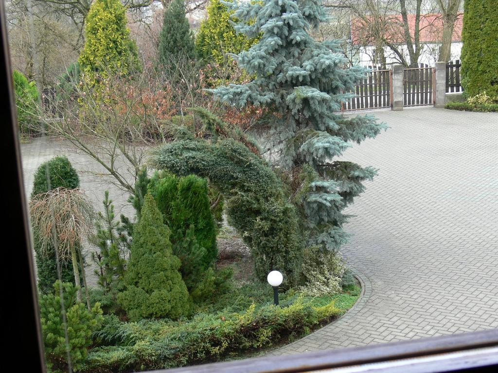 Salas-Партизанске Экстерьер фото